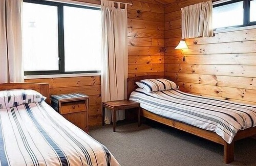 Papamoa Beach Cabaña | THE BLUE HOUSE - PAPAMOA HOLIDAY HOME, with a garden in Papamoa Beach
