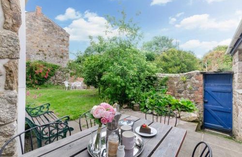 Chysauster Casa | The Blue House Penzance