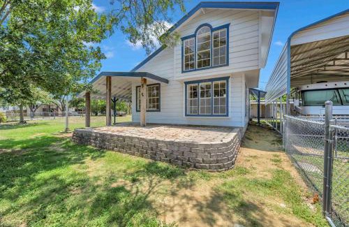Kingsland Casa | The Blue Laker