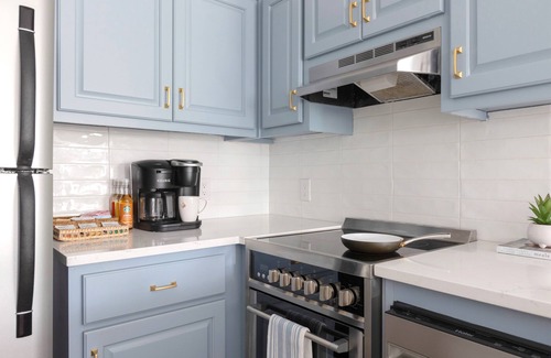 Inlet Beach Condominio | The Blue Palm Steps to Beach & Pool KING Bed 30A Florida