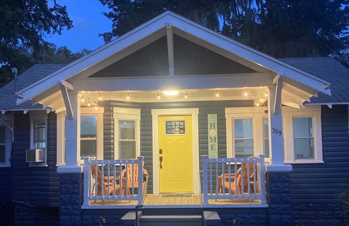 Daytona Beach Cabaña | The Blue Pearl Cottage (Only minutes to the beach!)