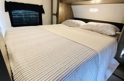 Cedar Lane Casa | The Blue Pelican - RV Lot