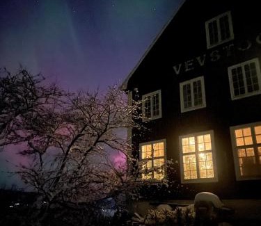 Vestre Slidre Apartamento | The blue room at Vevstogo - cosy with a mesmerizing view, sauna and eco living in an old school house