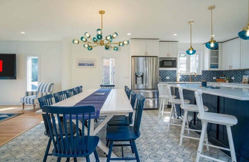 Fox Lake Casa | The “Blue Sapphire” 3BR/3BA Luxury Lakefront Home on Mineola Bay | Stunning Views on Chain O Lakes