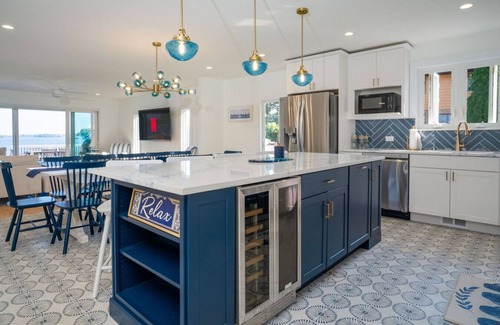 Fox Lake Casa | The “Blue Sapphire” 3BR/3BA Luxury Lakefront Home on Mineola Bay | Stunning Views on Chain O Lakes