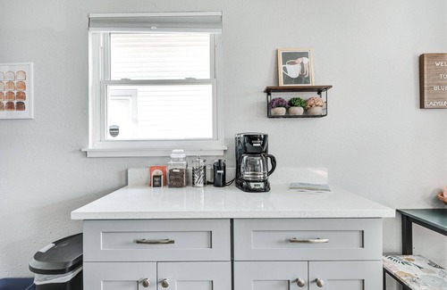 Fountain Square Casa | The Blue Villa !Amenities! Pet Friendly + Fence