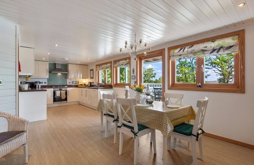 Penally Chalet De Esquí | The Bluebell - Luxury Lodge with Hot Tub