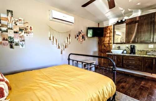 Pauma Valley Cabina | The Bluebird's Nest - Cabin with Fireplace
