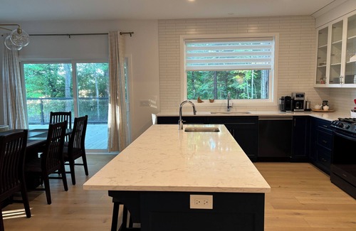 Bluewater Casa | The Bluehaus - Modern Lux Cottage, Bayfield Getaway!
