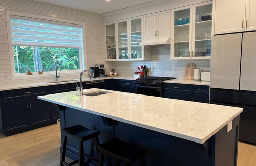 Bluewater Casa | The Bluehaus - Modern Lux Cottage, Bayfield Getaway!
