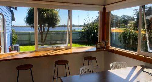Strahan Casa | The Boat House