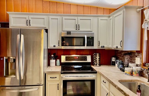 Southmont Cabina | The Boat House hideaway on High Rock Lake