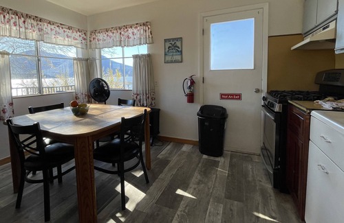 Clear Lake Cabaña | The Boathouse Cottage Clearlake Oaks