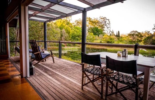 Ravensbourne Cabaña | The Boathouse fabulous weekends on Cloudlake.