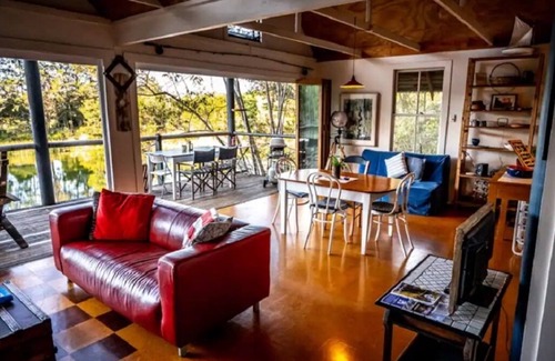 Ravensbourne Cabaña | The Boathouse fabulous weekends on Cloudlake.