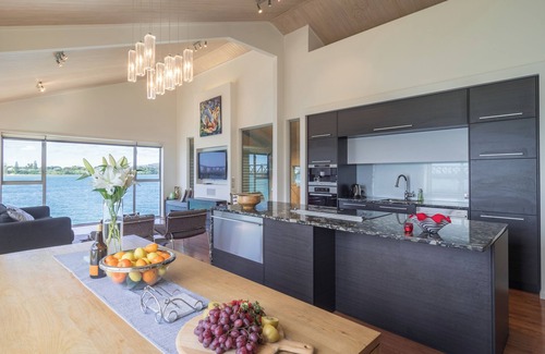 Tauranga Casa | The Boatshed - Tauranga City's tranquil hideaway