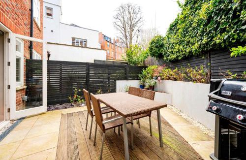 Hampstead Apartamento | The Bohemian Rhapsody, Hampstead - by Out of office Lifestyle