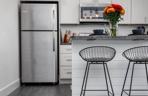 Colington Apartamento | The BoHo Bungalow - Updated Space Close To Beach!