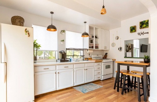 Old Town Historic District Casa | The Boho Bungalow! Wine-Dine-Walk to downtown SLO