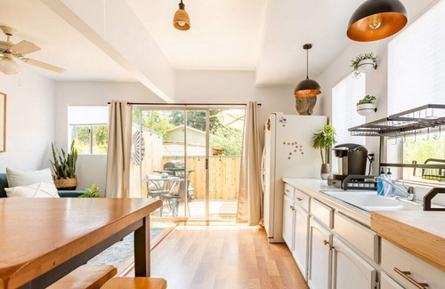 Old Town Historic District Casa | The Boho Bungalow! Wine-Dine-Walk to downtown SLO