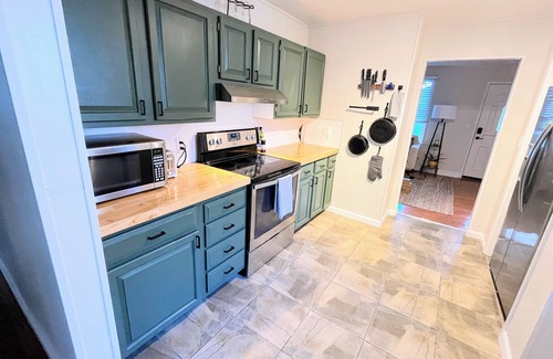 Radnor Casa | The BOHO Bungalow -- NEW listing -- Close to BNA, Broadway, Zoo, Opry and Geodis
