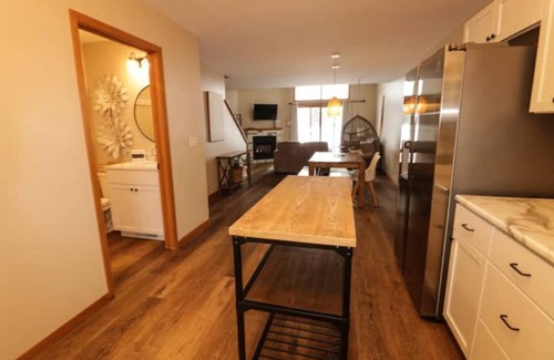 Wisconsin Dells Condominio | The Boho Retreat- Cozy and welcoming in a Central location