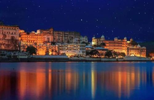 Lake Swaroop Sagar Cama Y Desayuno | The Boho Royal Udaipur