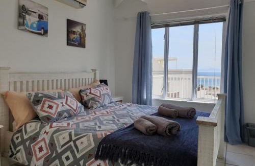 Mountainside Casa | 'The Bolussi Beachhouse', sleeps 12 in 6 en-suite bedrooms with Indoor Pool