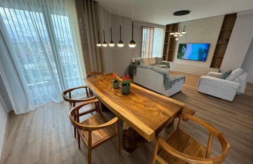 Tirana Apartamento | The Boulevard Bliss