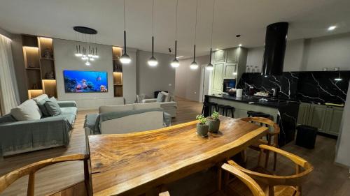 Tirana Apartamento | The Boulevard Bliss