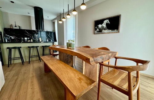 Tirana Apartamento | The Boulevard Bliss