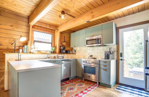 Government Camp Casa | The Bow Roof Cabin - Meredith Lodging