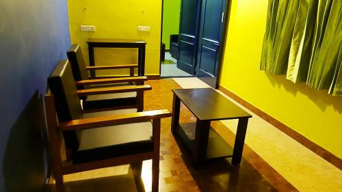 Ooty Complejo | The Bowers Chalet Private Campfire & Lawn BBQ, WIFI, Breakfast Hill Top 360 degree view