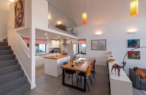 Malltraeth Casa | The Brackens: Beachfront holiday home, sleeps 6
