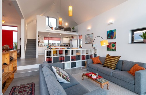 Malltraeth Casa | The Brackens: Beachfront holiday home, sleeps 6