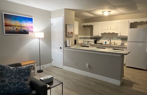 Fairport Harbor Apartamento | The Breakwall Suite!