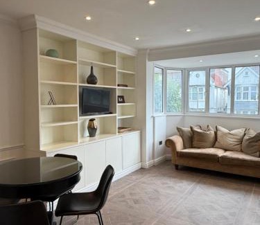 Golders Green Apartamento | The Brent Cross Suite