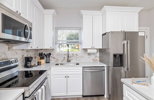 Kannapolis Casa | The Briar ~ Sleek 3BR New Home Walk to DT w/Outdoor Area