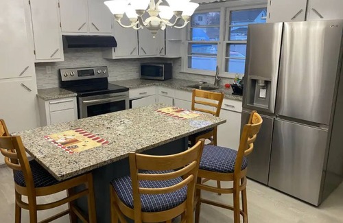 Hartford Casa | The “Brick Haven” central to downtown Hartford