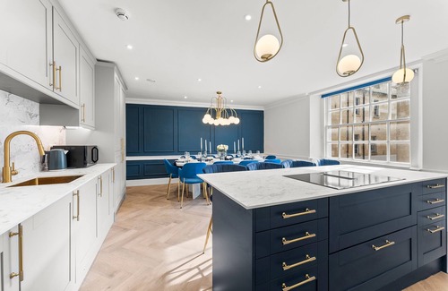 Bath City Centre Apartamento | The Bridgeton - Luxury In Central Bath - Sleeps 20