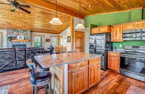 De Soto Cabina | The Bridgeview Lodge, Hot tub, Amazing River Views and sun sets.