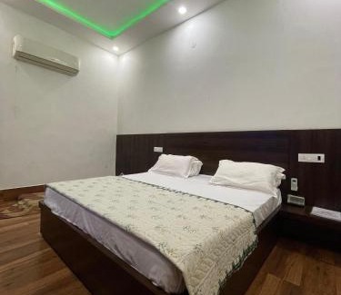 Mansa Cama Y Desayuno | The Briks Hotel And Restaurant