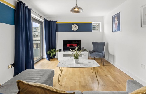Redcliffe Condominio | The Bristol Abode - Sleeps 6 - Balcony