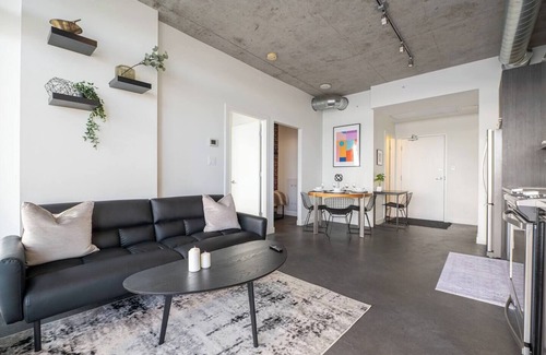 East Village Apartamento | The Brixton - DT Views, by Bow River & Saddledome