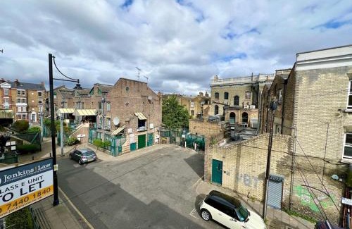 Coldharbour Apartamento | The Brixton Vining Street 4-Bed Urban Retreat BT7