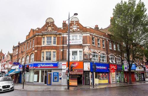 Southall Broadway Hotel | The Broadway Hotel - London Heathrow