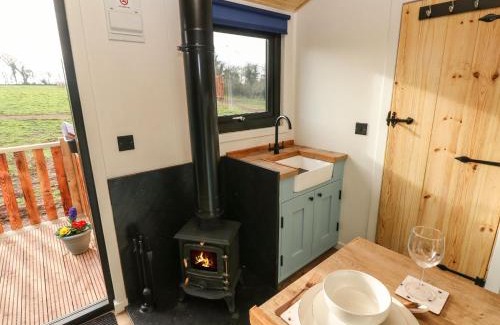 Cosheston Casa | The Bumblebee