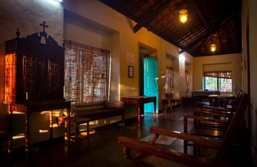 Bogmolo Chalet De Esquí | The Bungalow Bogmalo An 1880 Indo Portuguese Heritage Beach Villa South Goa