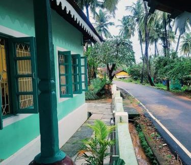 Bogmolo Chalet De Esquí | The Bungalow Bogmalo An 1880 Indo Portuguese Heritage Beach Villa South Goa