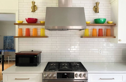 Kennebunk Casa | The Bunk House KBK. 3 min to beach- sleeps 9. Oversize fire pit. Family vibes.